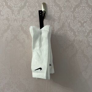 Nike White Athletic Crew Socks